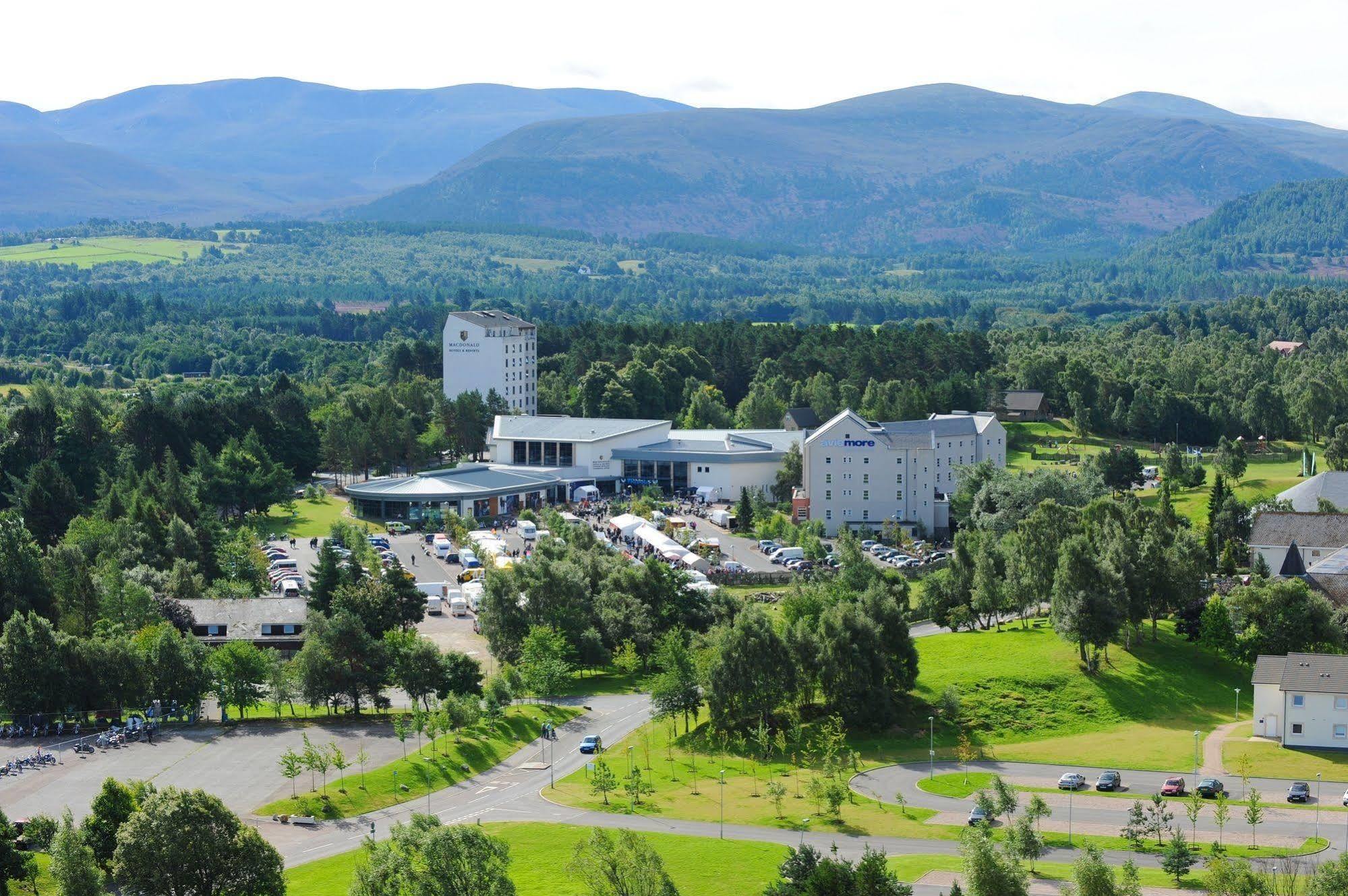 Macdonald Morlich Hotel At Macdonald Aviemore Resort מראה חיצוני תמונה